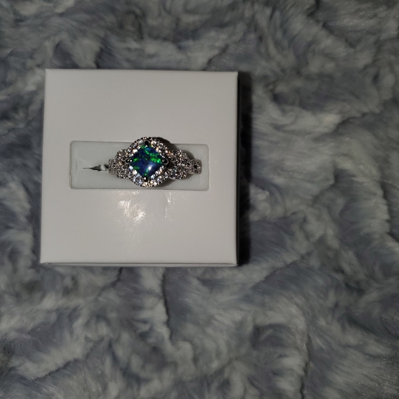 Ladies ring - Picture 2 of 10